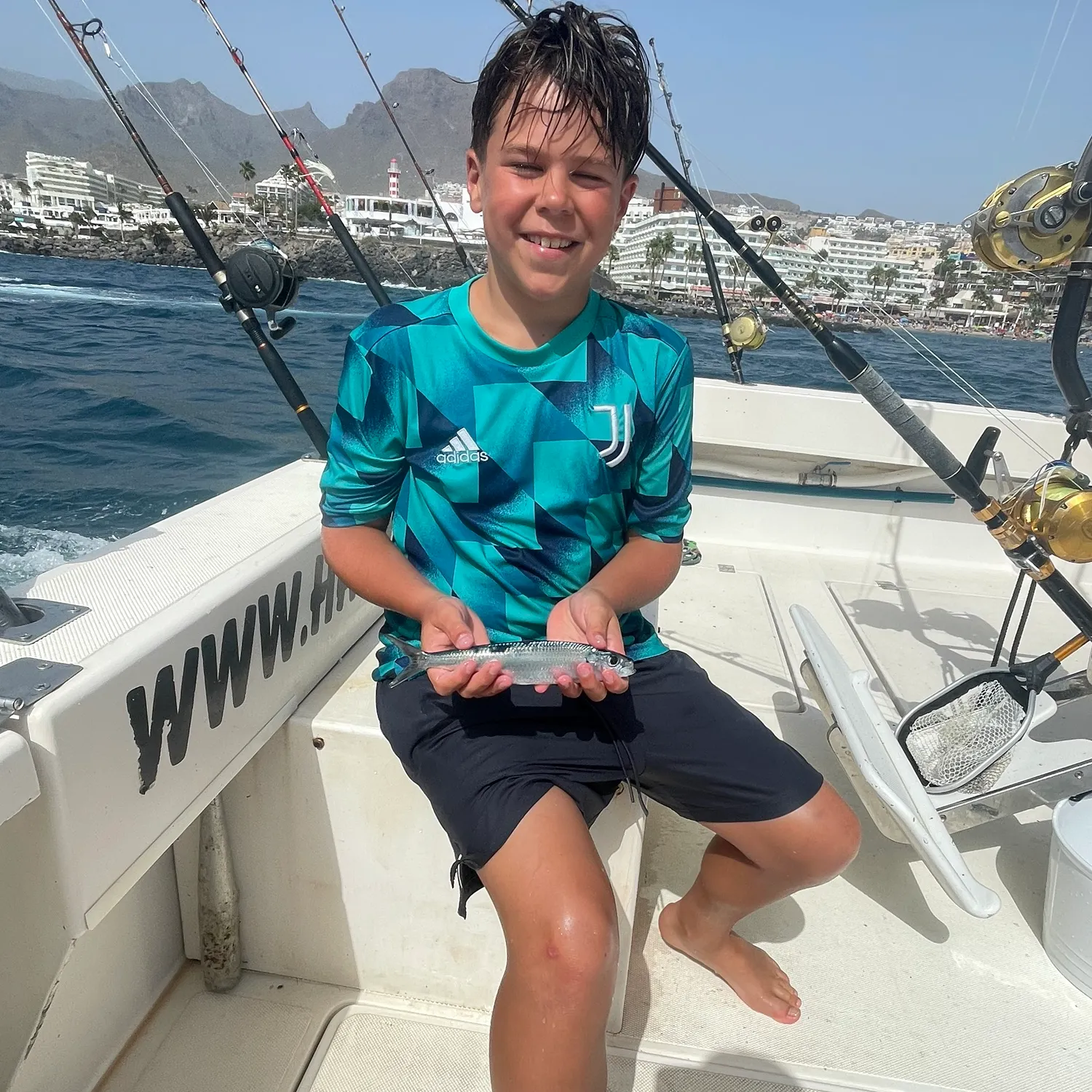The most recent Bogue catches on Fishbrain