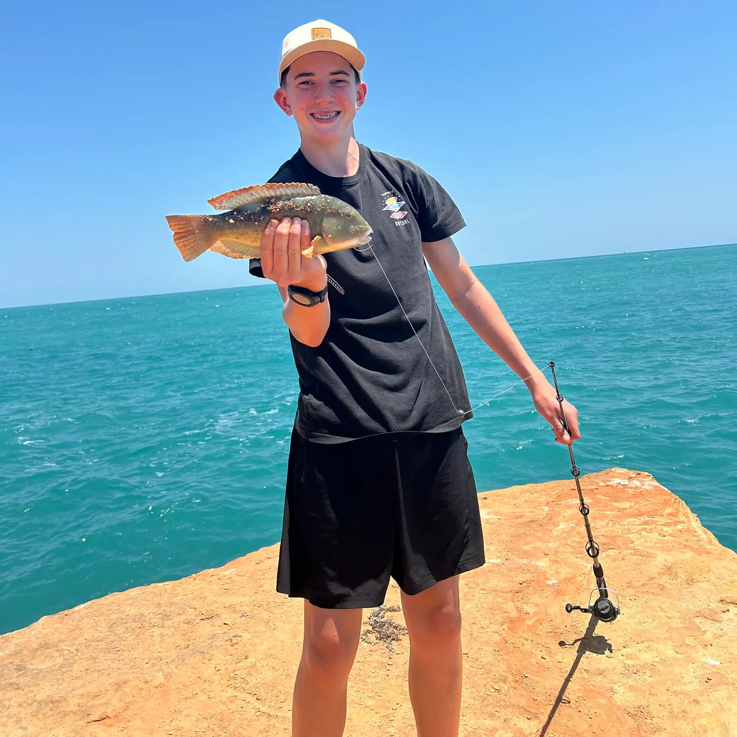 The most recent Blue tuskfish catches on Fishbrain