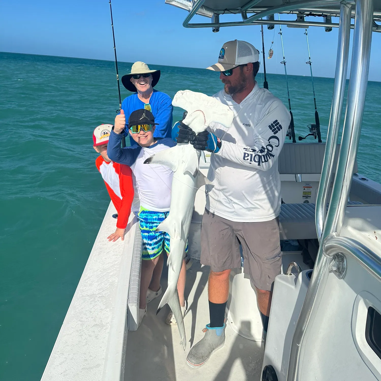 The most recent Smooth hammerhead shark catches on Fishbrain