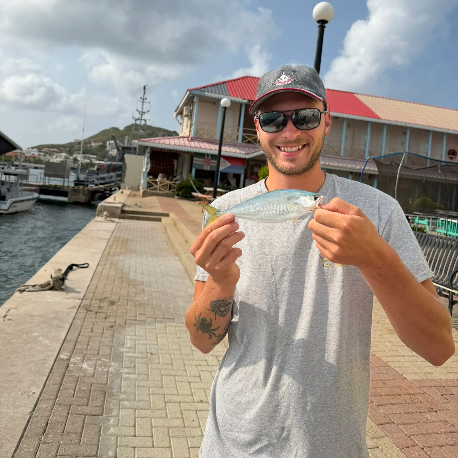 The most recent Leatherjack catches on Fishbrain