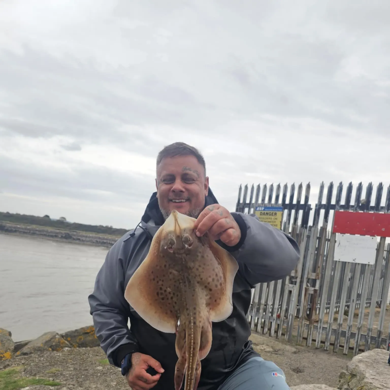 The most recent Spotted ray catches on Fishbrain