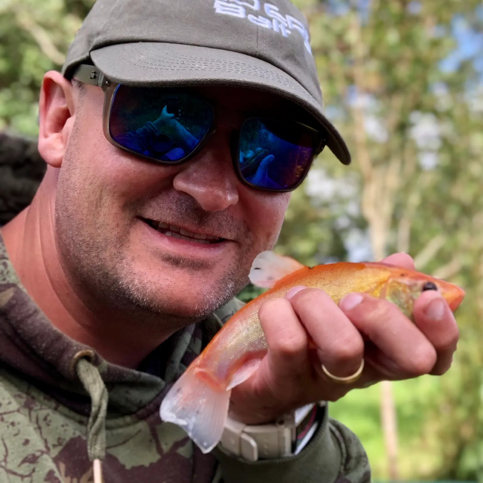 The most recent Golden tench catches on Fishbrain
