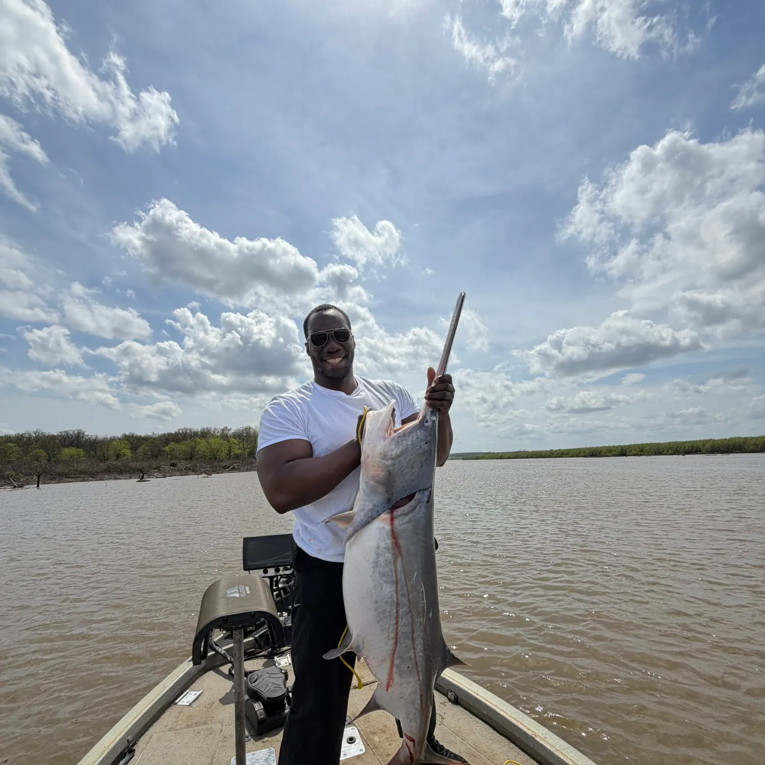 The most recent Paddlefish catches on Fishbrain