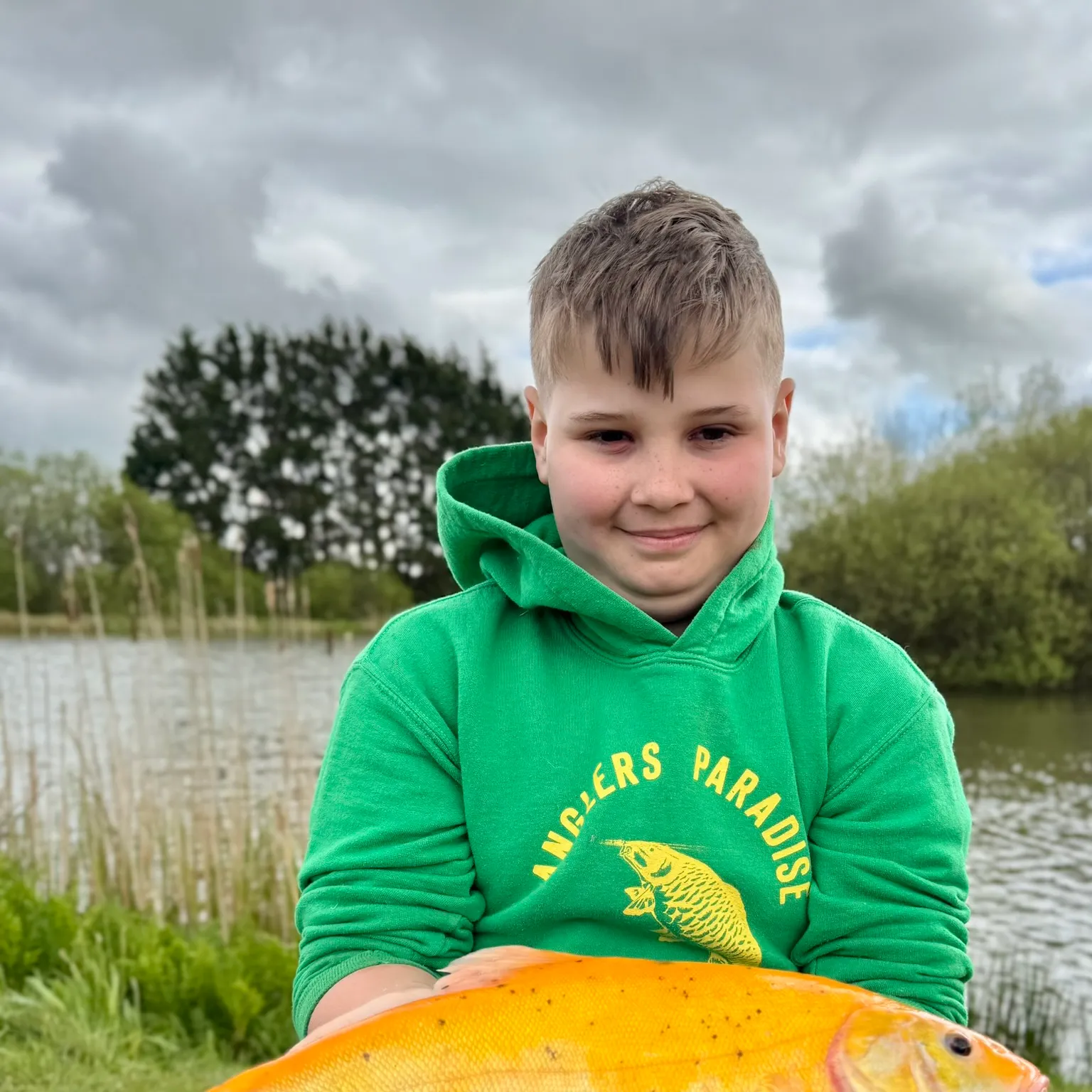 The most recent Golden tench catches on Fishbrain