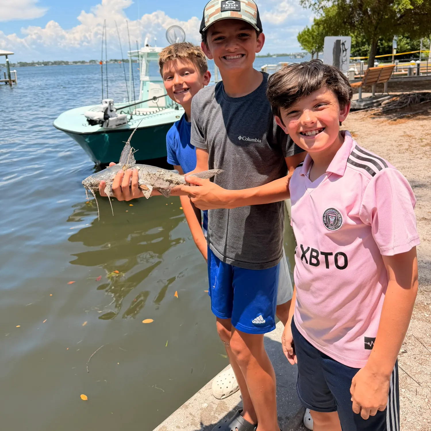 The most recent Giant sea catfish catches on Fishbrain