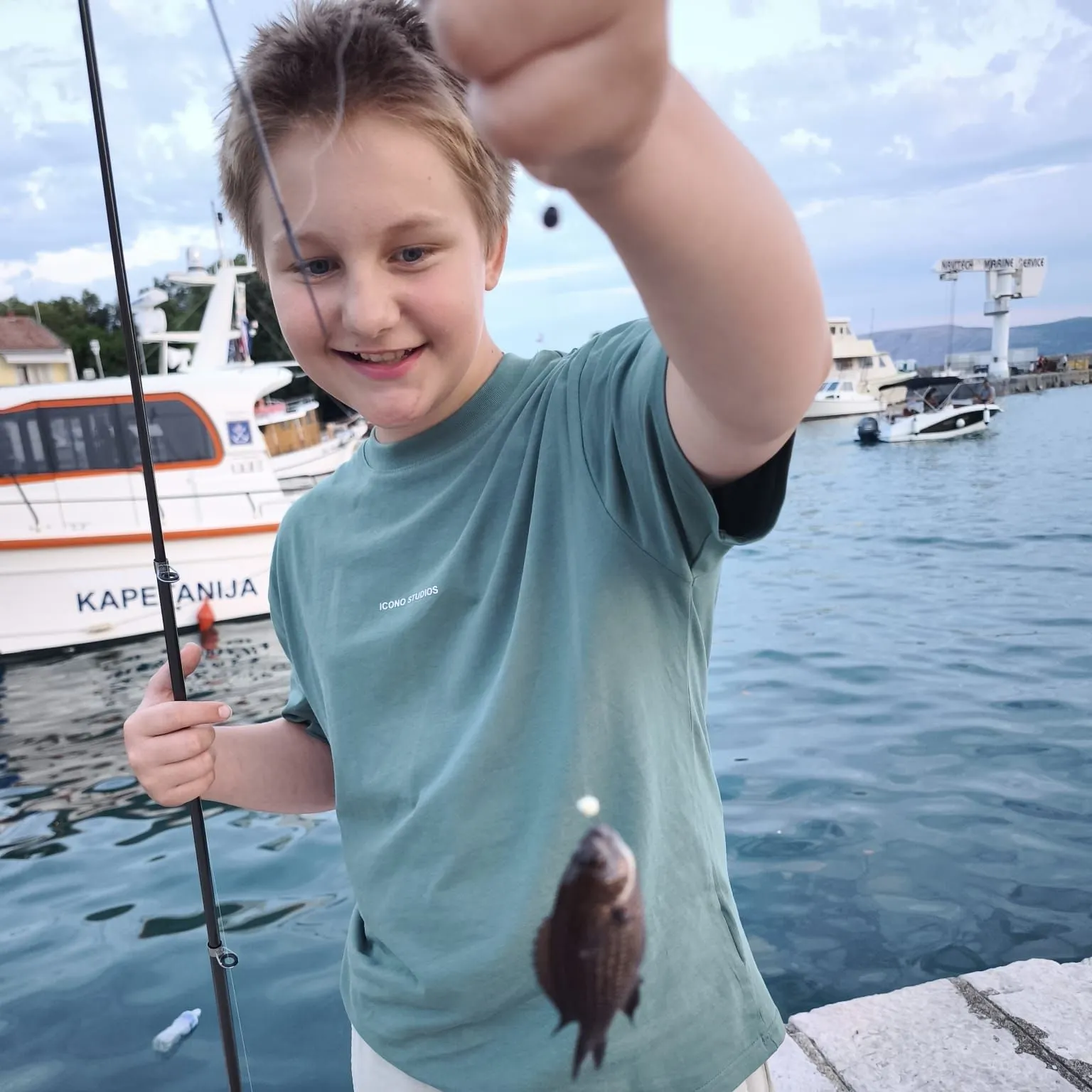 The most recent Mediterranean chromis catches on Fishbrain