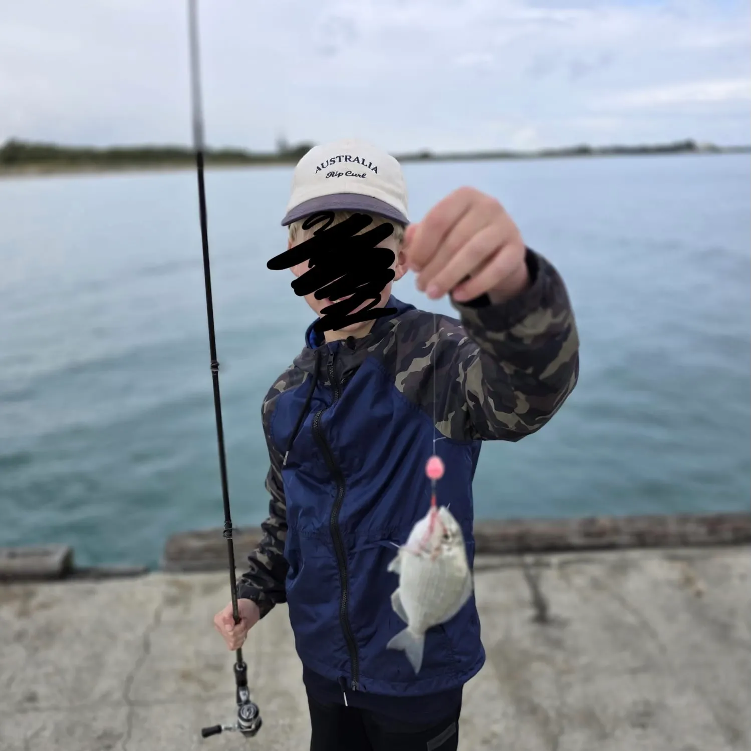 The most recent Goldlined seabream catches on Fishbrain